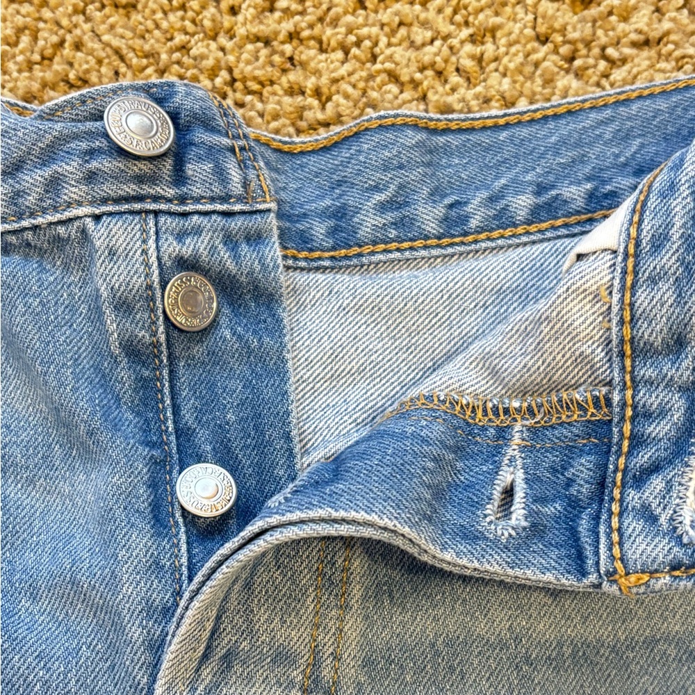 Levi’s 501 Premium Original Fit Mid-Thigh Women’s Shorts | Size: 29 - Picture 8 of 12